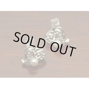 画像: 【ネコポスＯＫ】チタンポストピアス　WAVEハートのパールピアス　No.7958